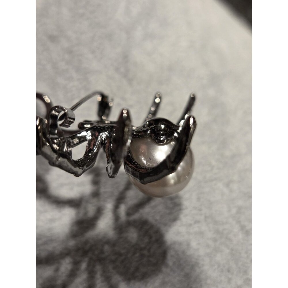 Gunmetal Spider Pendant Brooch Faux Silver Pearl Body & Black Rhinestone 2x1.75" - Picture 4 of 13